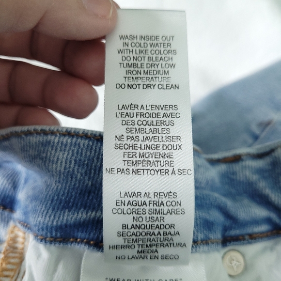 GOOD AMERICAN Women's Light Wash Raw Hem Straight Leg Jeans Size 4 - Picture 8 of 15